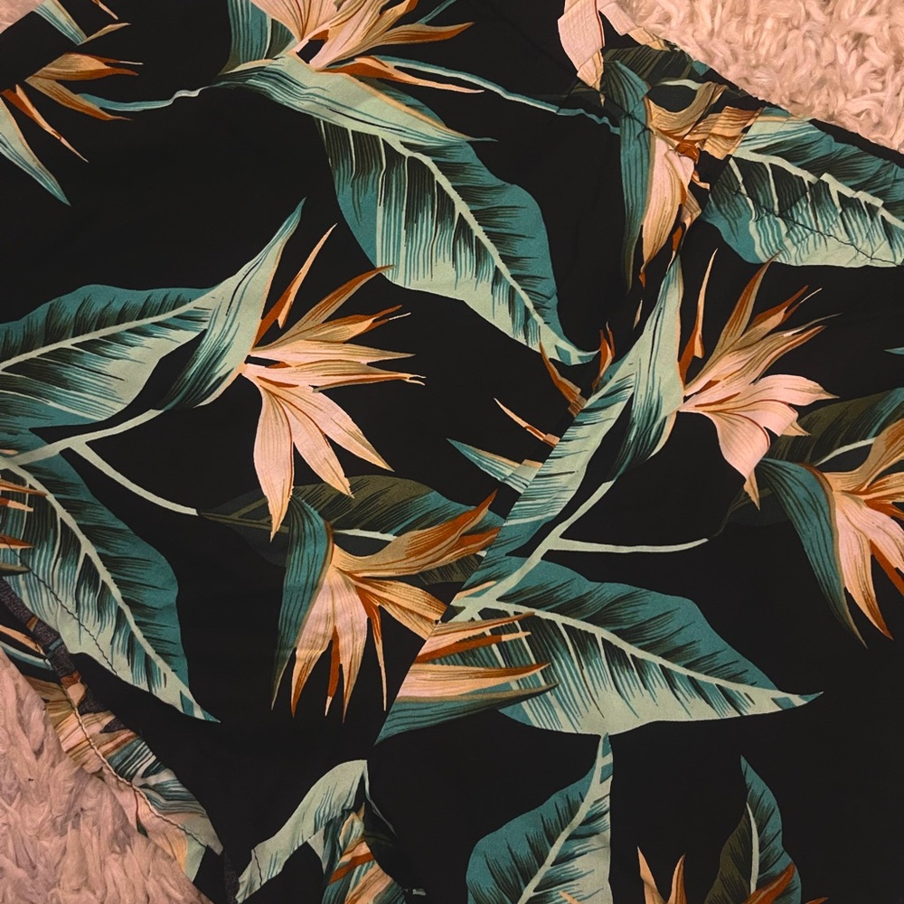 Tropical Beach‎ Shorts - Picture 2 of 5
